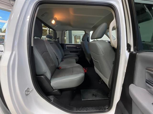 2019 Ram 1500 Classic SLT Crew Cab 4x4 5'7" Box