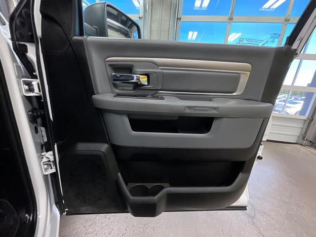 2019 Ram 1500 Classic SLT Crew Cab 4x4 5'7" Box