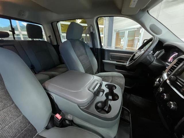 2019 Ram 1500 Classic SLT Crew Cab 4x4 5'7" Box