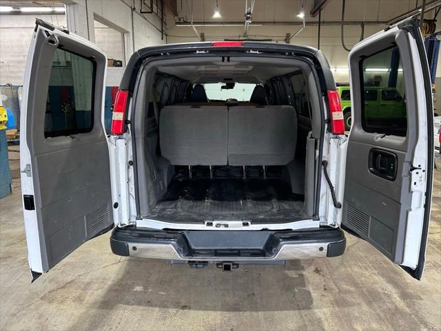 2021 Chevrolet Express Passenger RWD 3500 Extended Wheelbase LS