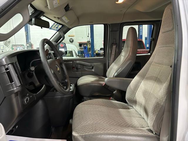 2021 Chevrolet Express Passenger RWD 3500 Extended Wheelbase LS