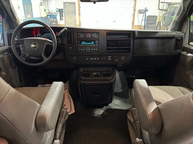 2021 Chevrolet Express Passenger RWD 3500 Extended Wheelbase LS