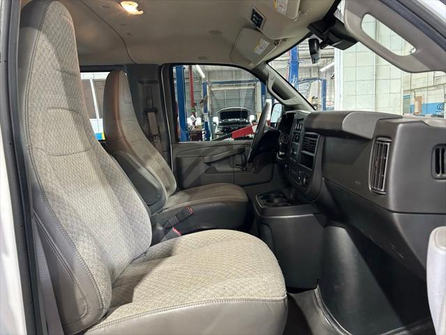 2021 Chevrolet Express Passenger RWD 3500 Extended Wheelbase LS