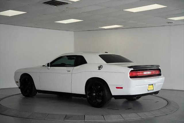 2014 Dodge Challenger SXT Plus