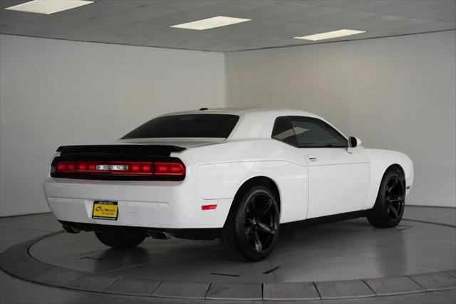 2014 Dodge Challenger SXT Plus
