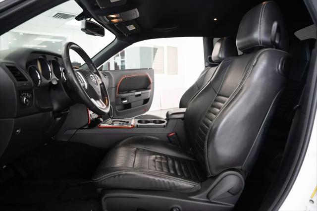 2014 Dodge Challenger SXT Plus