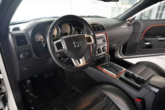 2014 Dodge Challenger SXT Plus