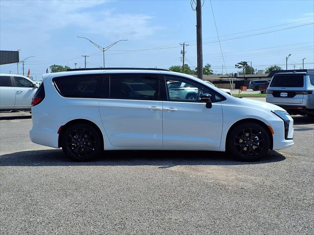 2027 Chrysler Pacifica Limited