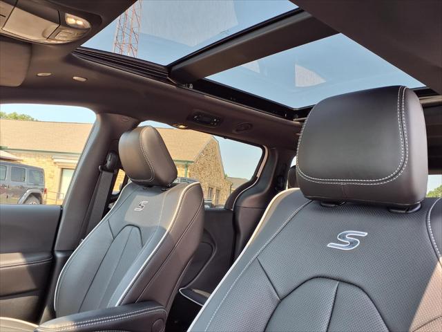 2027 Chrysler Pacifica Limited