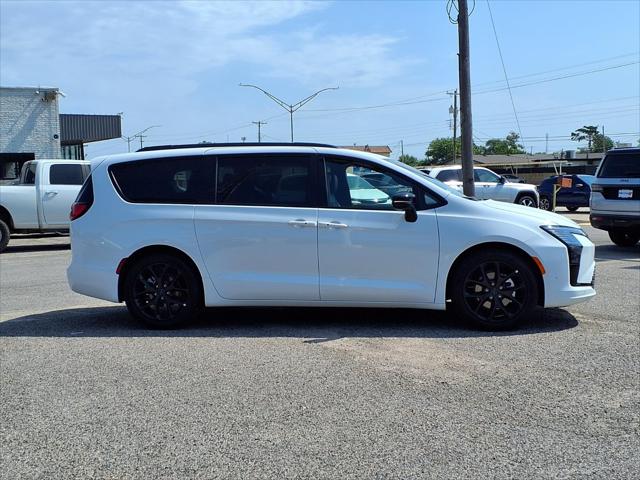 2027 Chrysler Pacifica Limited