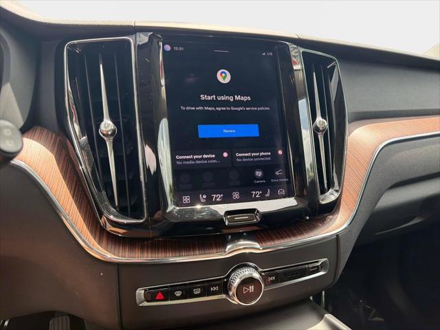 2023 Volvo XC60 B5 Plus Dark Theme