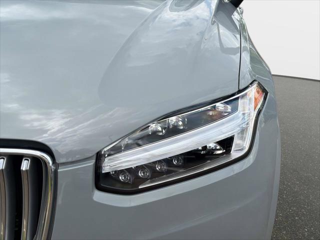 2025 Volvo XC90 B5 Core