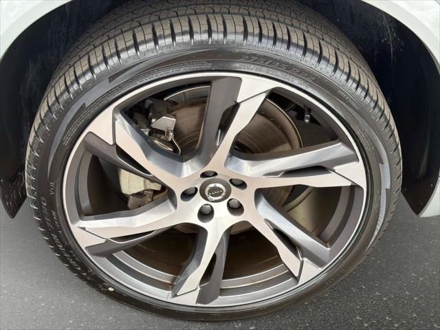2025 Volvo XC90 B5 Core