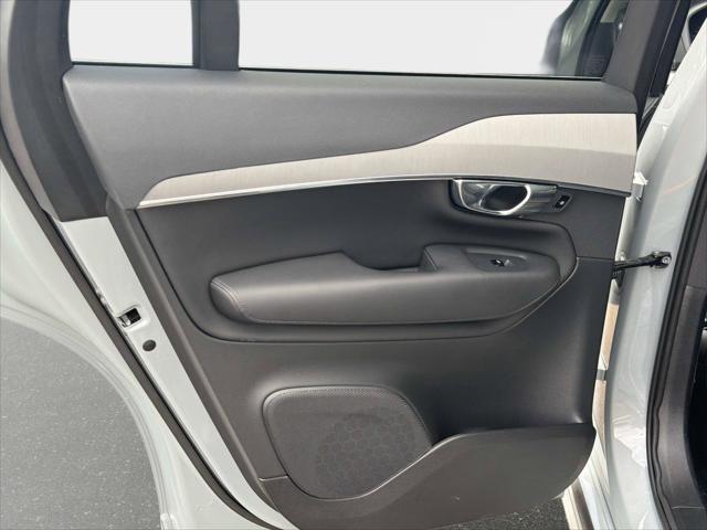 2025 Volvo XC90 B5 Core