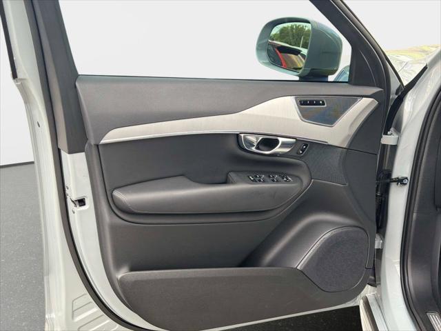 2025 Volvo XC90 B5 Core