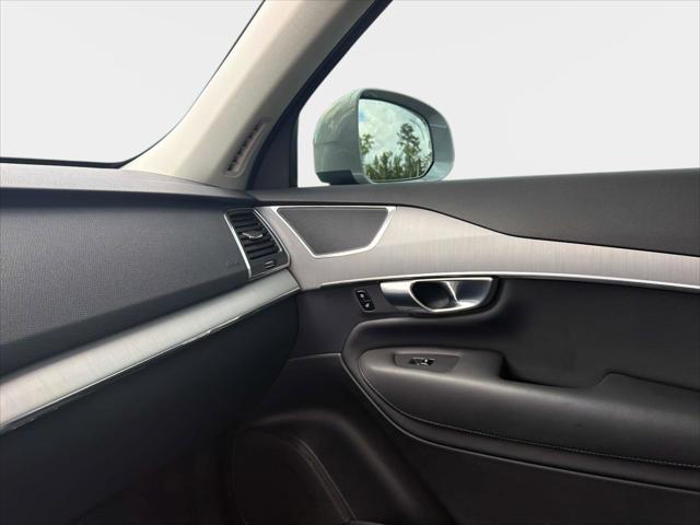 2025 Volvo XC90 B5 Core