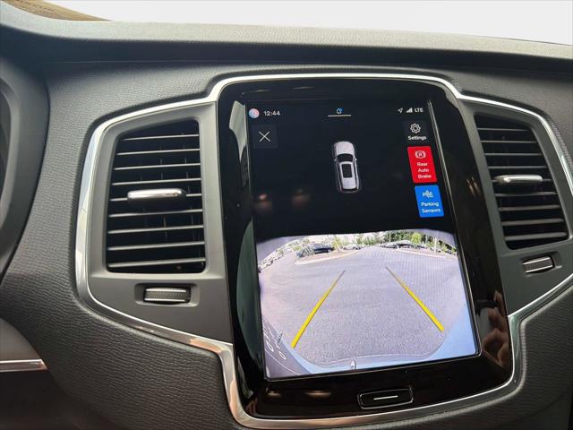 2025 Volvo XC90 B5 Core