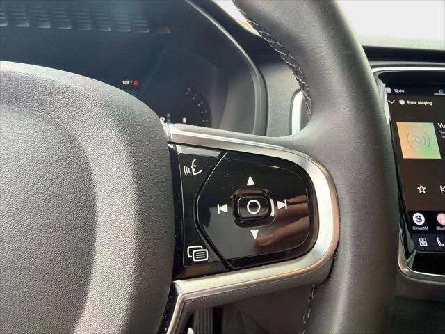 2025 Volvo XC90 B5 Core