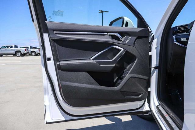 2025 Audi Q3 Premium 45 TFSI S line quattro Tiptronic