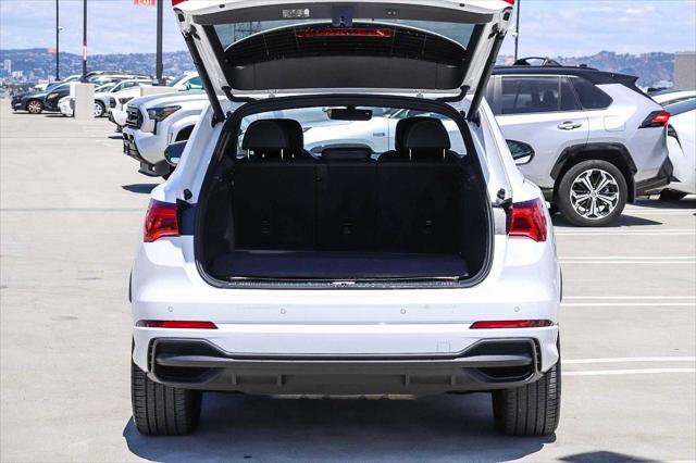 2025 Audi Q3 Premium 45 TFSI S line quattro Tiptronic