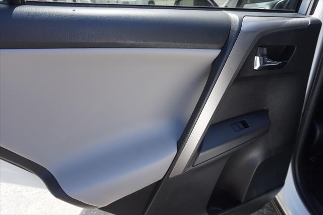 2016 Toyota RAV4 Hybrid XLE