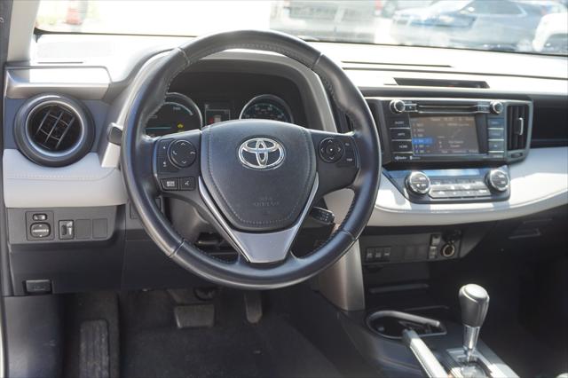 2016 Toyota RAV4 Hybrid XLE