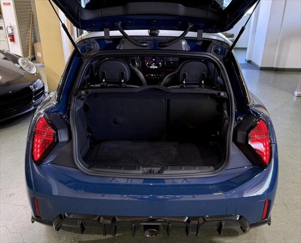 2025 MINI Hardtop JCW