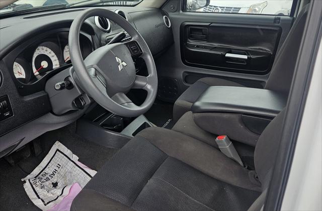 2007 Mitsubishi Raider LS V8