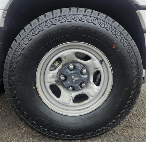 2007 Mitsubishi Raider LS V8