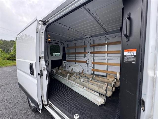 2025 Ram ProMaster 2500 Cargo Van Tradesman Low Roof 136" WB w/Pass Seat