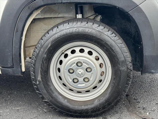 2025 Ram ProMaster 2500 Cargo Van Tradesman Low Roof 136" WB w/Pass Seat