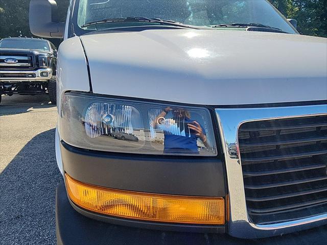 2025 GMC Savana Cargo RWD 2500 Regular Wheelbase Work Van