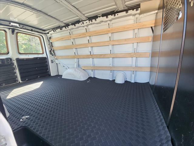 2025 GMC Savana Cargo RWD 2500 Regular Wheelbase Work Van