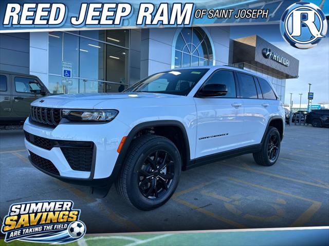 2026 Jeep Grand Cherokee Altitude 4x4 for sale in Saint Joseph, MO