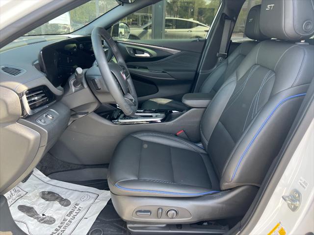 2024 Buick NV Sport Touring FWD