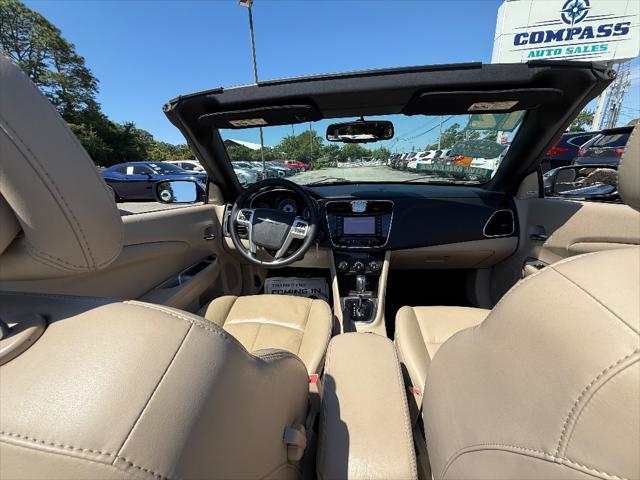 2012 Chrysler 200 Limited