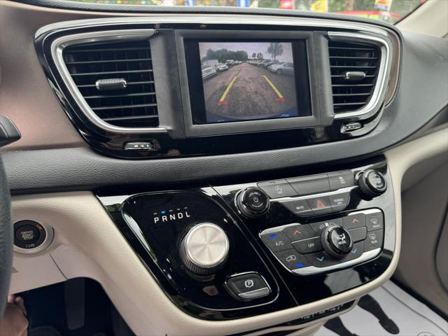 2021 Chrysler Voyager LXI