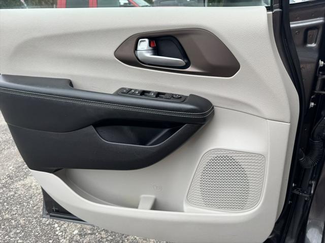 2021 Chrysler Voyager LXI