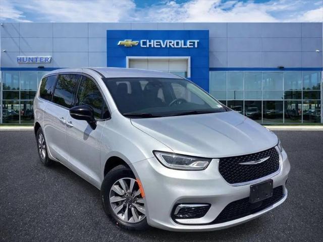 2024 Chrysler Pacifica Hybrid Select for sale in Charlotte, NC