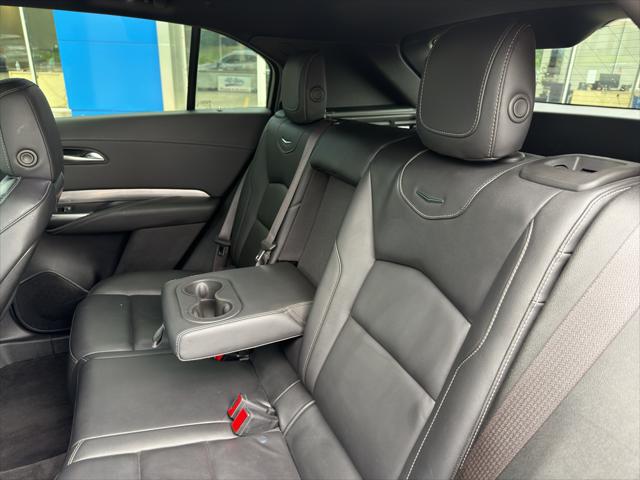2024 Cadillac XT4 FWD Premium Luxury