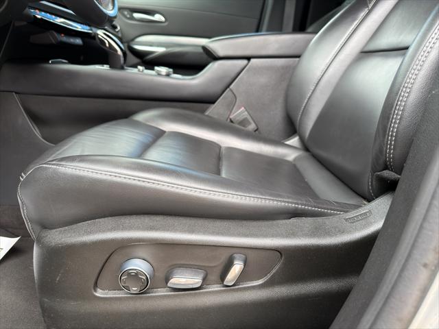 2024 Cadillac XT4 FWD Premium Luxury