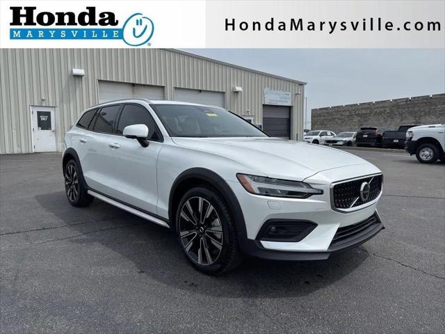 2025 Volvo V60 Cross Country Ultra, B5 AWD Gas (mild hybrid) for sale in Marysville, OH