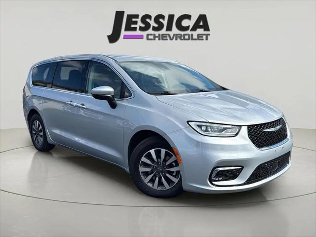 2023 Chrysler Pacifica Hybrid Touring L for sale in Rochester, NY