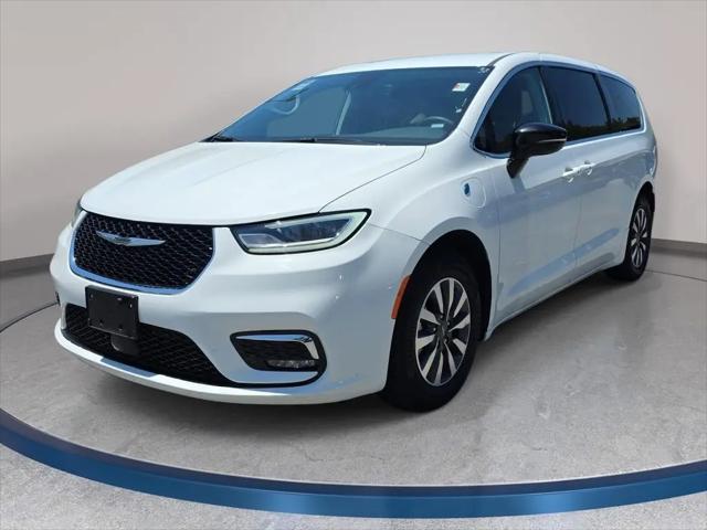 2024 Chrysler Pacifica Hybrid Select for sale in Cary, NC