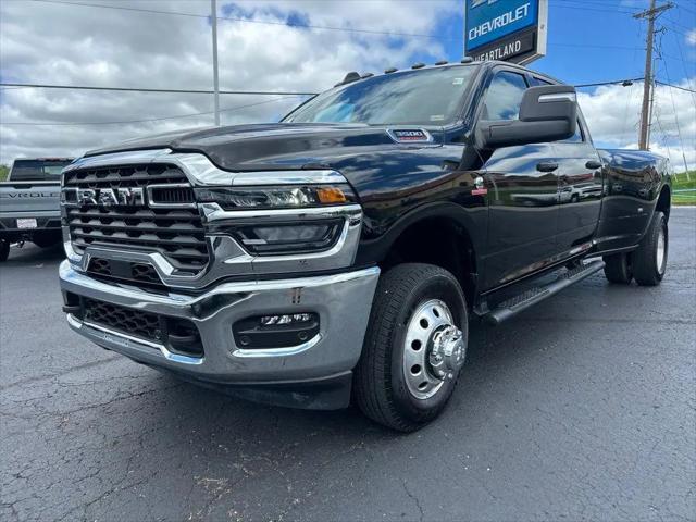 2025 Ram 3500 Tradesman Crew Cab 4x4 8' Box for sale in Liberty, MO