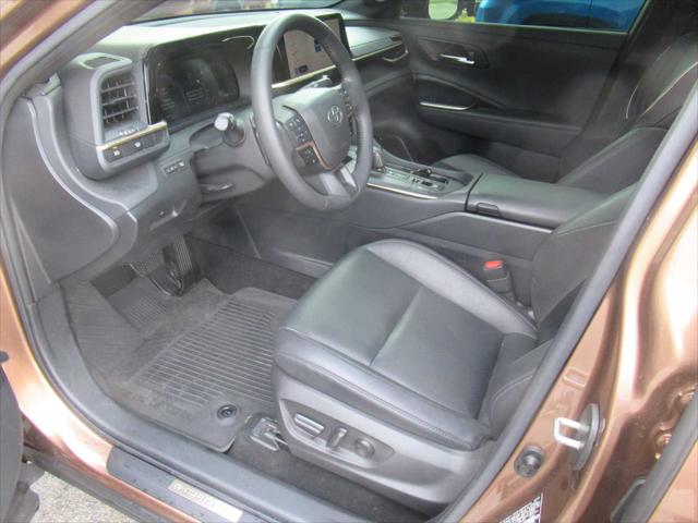 2023 Toyota Crown Platinum