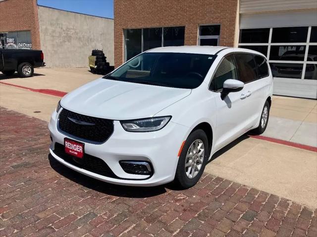 2023 Chrysler Pacifica Touring L for sale in Milford, NE