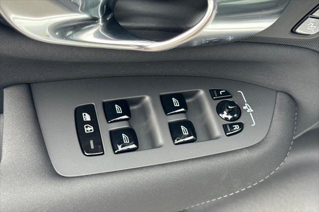 2026 Volvo XC90 Plug-In Hybrid Ultra, T8 AWD, Electric/Gasoline, Bright, 7 Seats