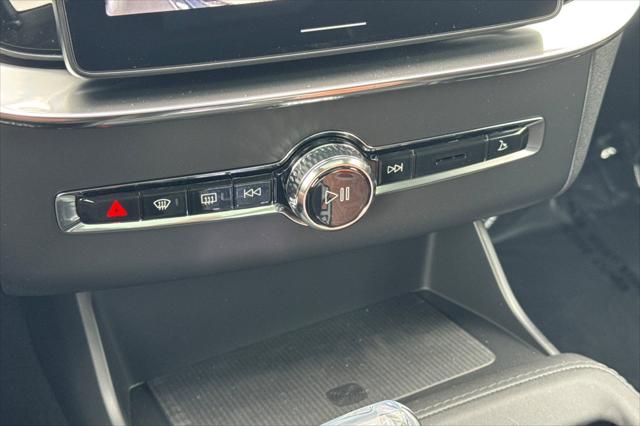 2026 Volvo XC90 Plug-In Hybrid Ultra, T8 AWD, Electric/Gasoline, Bright, 7 Seats