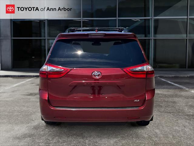 2020 Toyota Sienna XLE